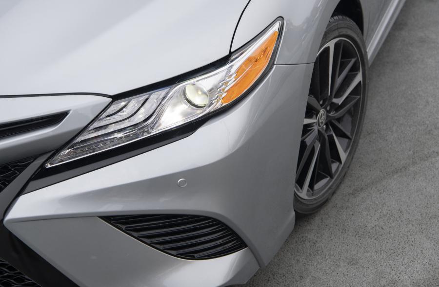 Детали экстерьера Toyota Camry XSE AWD 2019 года  (NA) (фото 6 из 22)